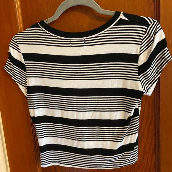 Striped crop top - Picture 3 of 3